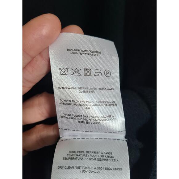 Arch4 x Sharis Baby Goat Cashmere Black V-Neck Pullover One Size - Picture 5 of 5